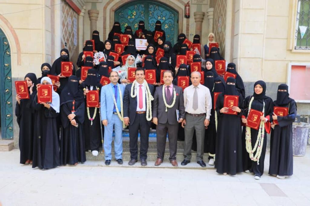 جامعة العلوم الحديثة تواصل تكريم الطلبة الأوائل في أجواء احتفالية أكاديمية مميزة