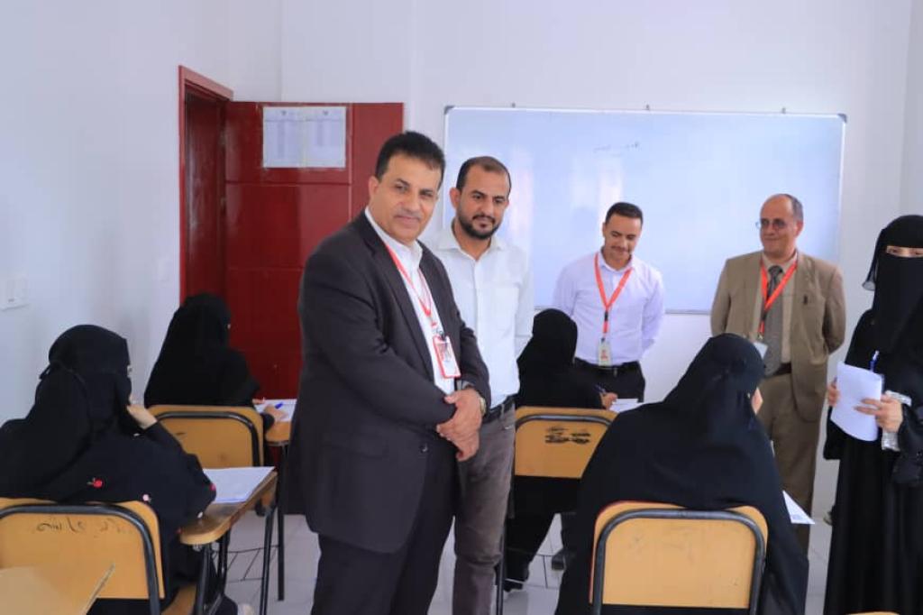نائب رئيس الجامعة يُدشن اختبارات الفصل الدراسي الأول لكليتي الهندسة والعلوم الطبية