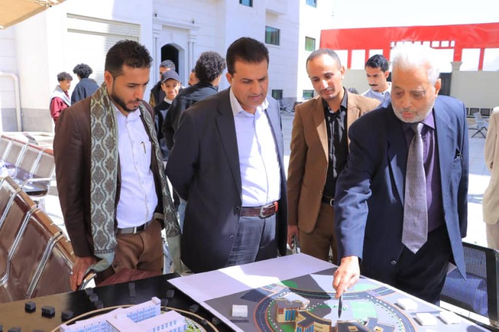 نائب رئيس الجامعة يحضر فعالية تسليم مشاريع طلبة المستوى الثاني عمارة