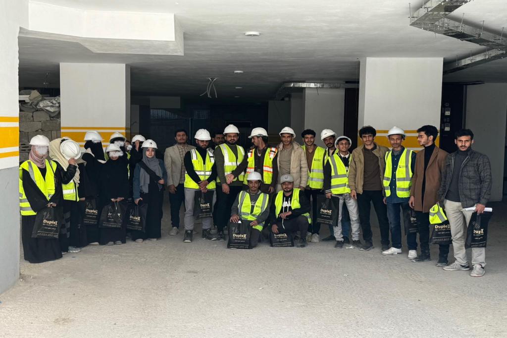 طلاب الهندسة المعمارية ينجزون نزولاً ميدانياً ثرياً إلى مشاريع سكنية قيد التنفيذ لتعزيز مهاراتهم العملية